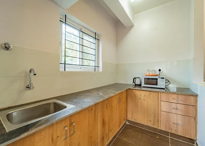 Superior One-Bedroom Apartment